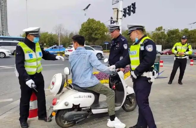 ”新政策3类车型放心骑严查5种违规行为凯发K8国际娱乐6月起电动车迎“3+5(图3)